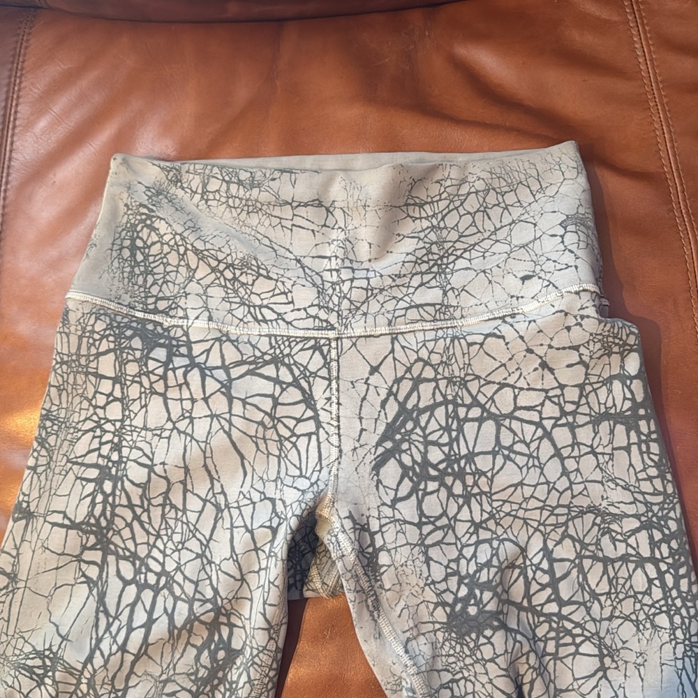 Lululemon Marbled Wunder Train Biker shorts 8 inch